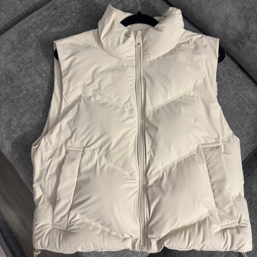 Zara Women's Beige Puffer Vest